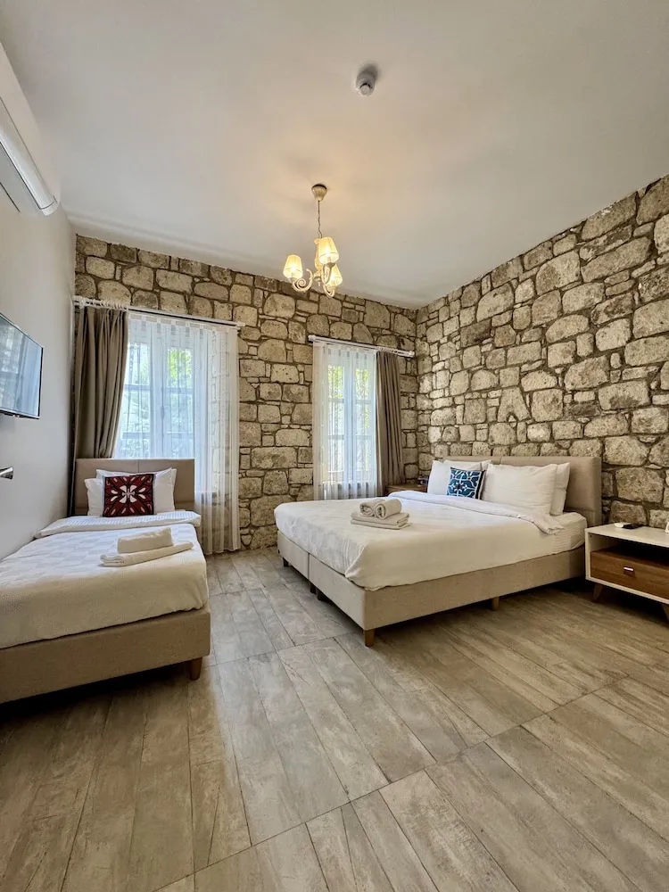 Deluxe Üç Kişilik Oda