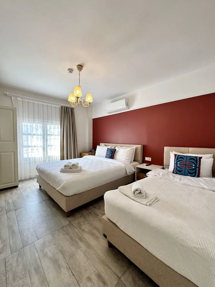 Deluxe Üç Kişilik Oda