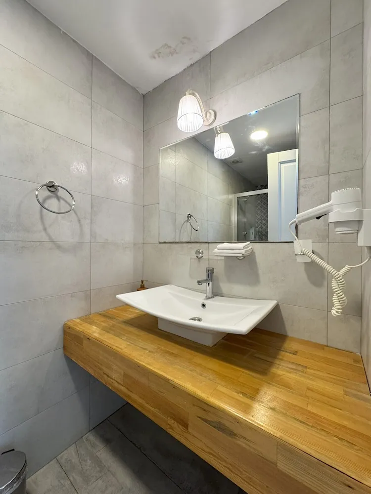 Deluxe Üç Kişilik Oda