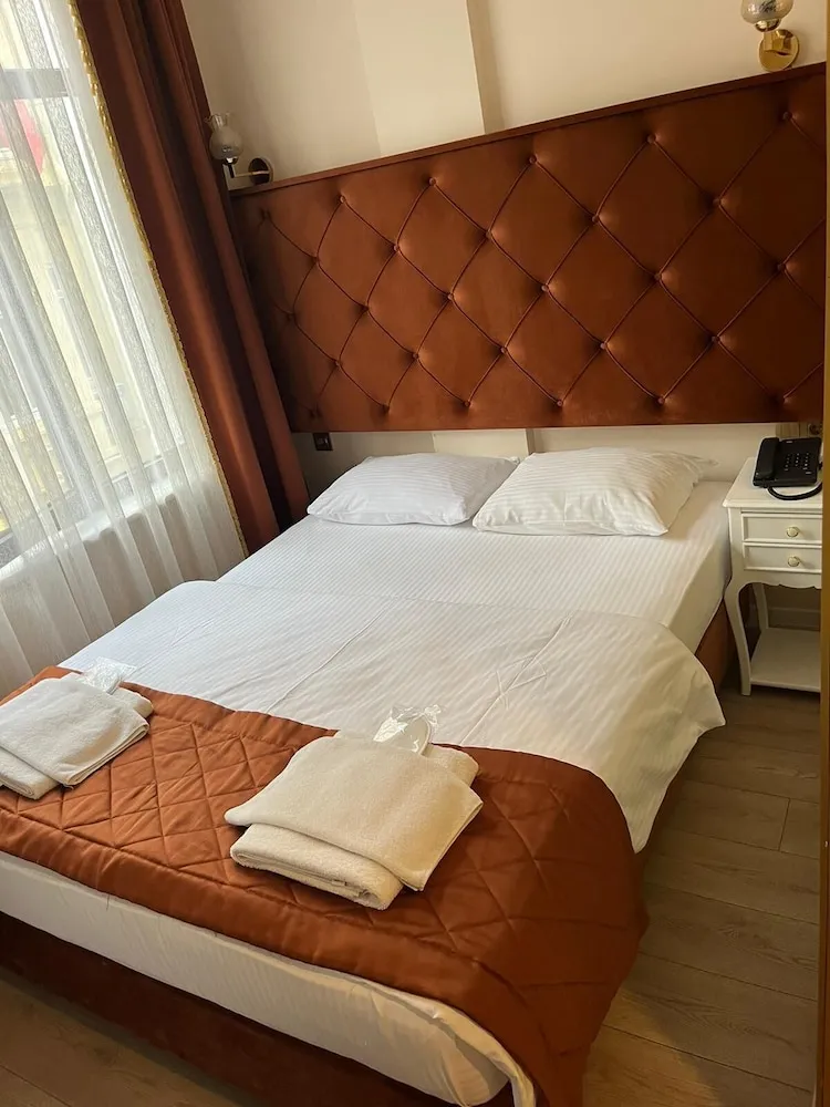 Standard Tek Büyük Yataklı Oda