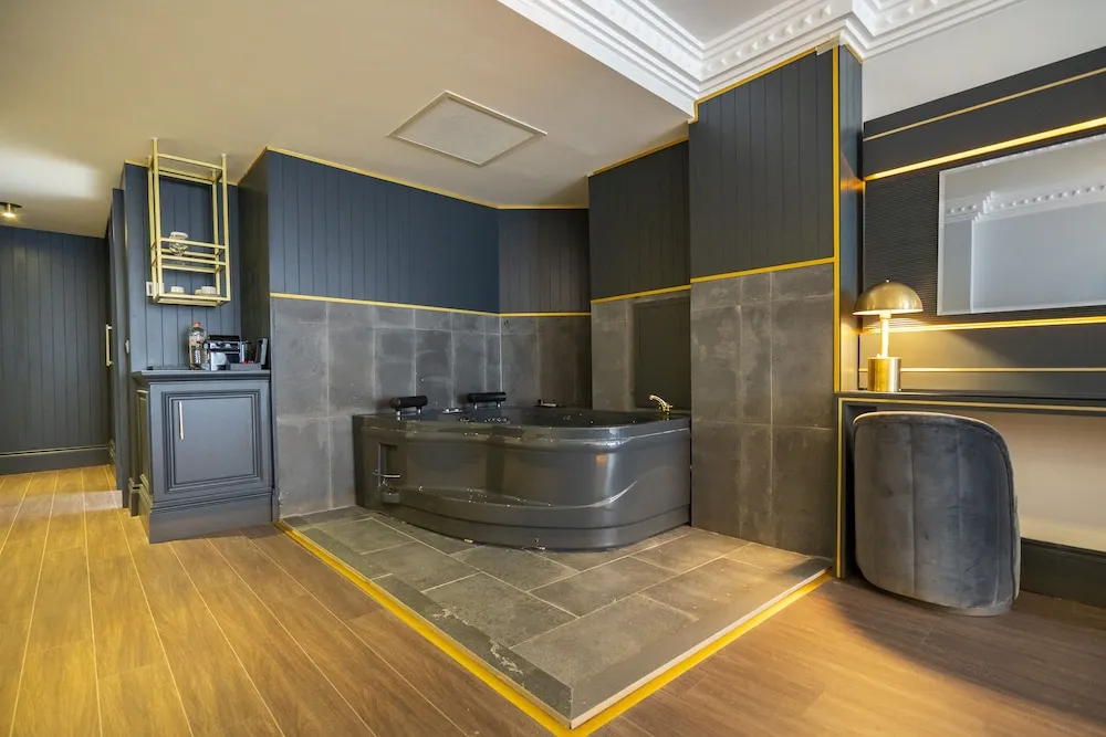 Suite With Seaview And Jacuzzi