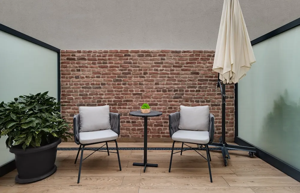 Junior Süit, Veranda