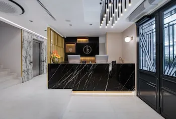 Gleam Collection Hotel