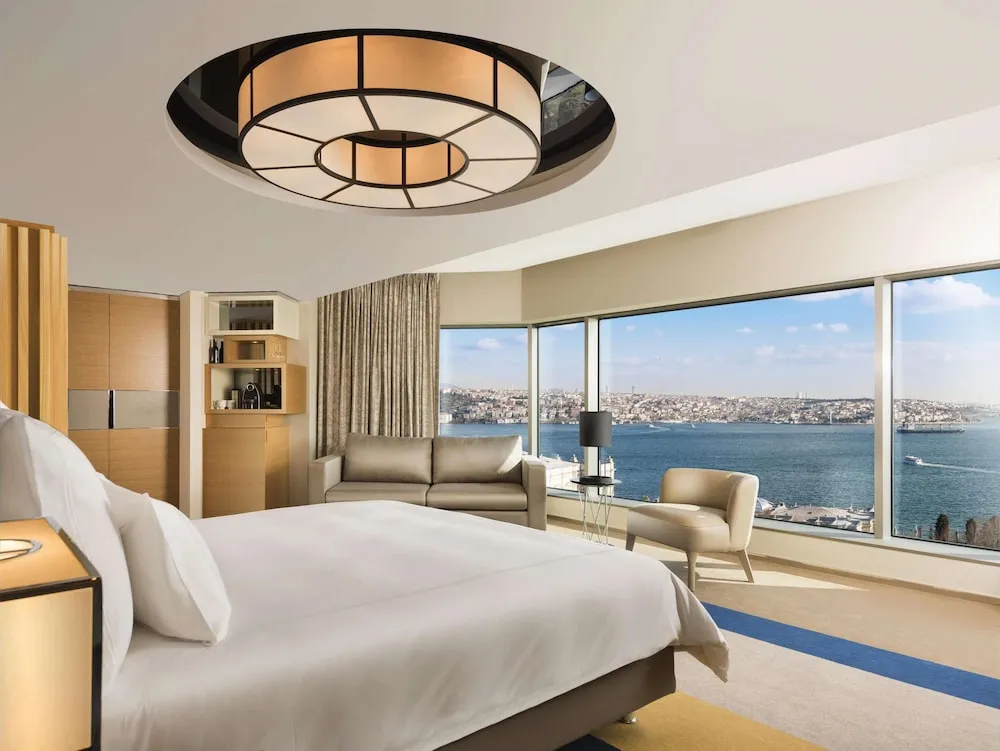Oda, 1 En Büyük (King) Boy Yatak, Köşe (Bosphorus View)