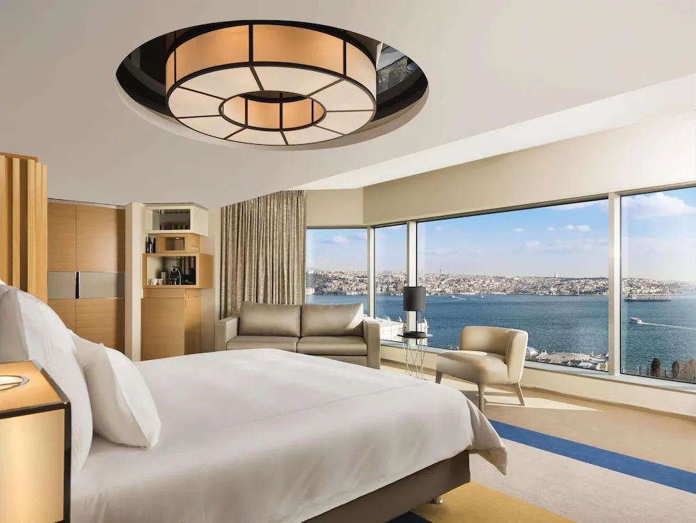 Oda, 1 En Büyük (King) Boy Yatak, Köşe (Bosphorus View)
