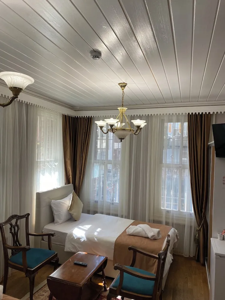 Deluxe Üç Kişilik Oda