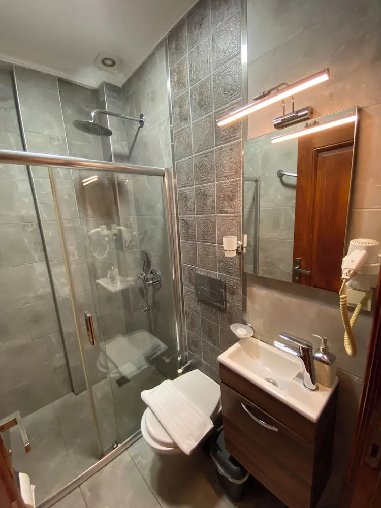 Deluxe Üç Kişilik Oda