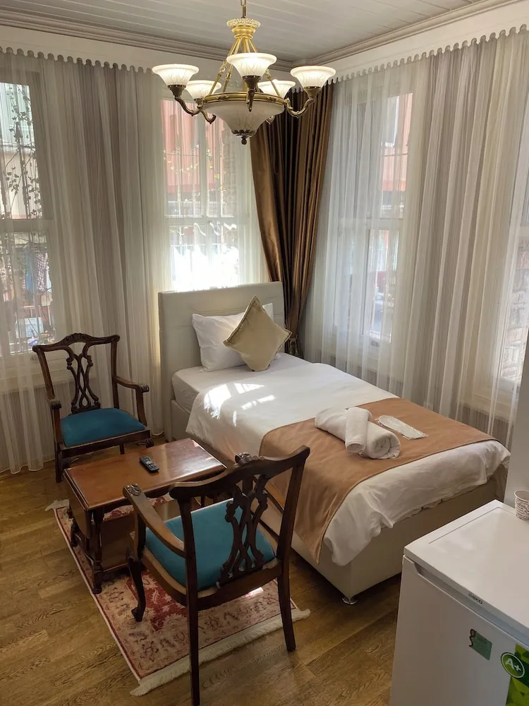 Deluxe Üç Kişilik Oda