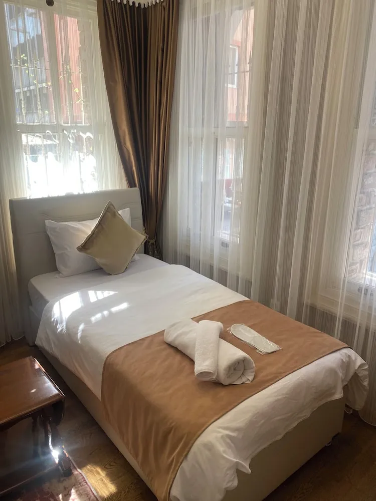 Deluxe Üç Kişilik Oda