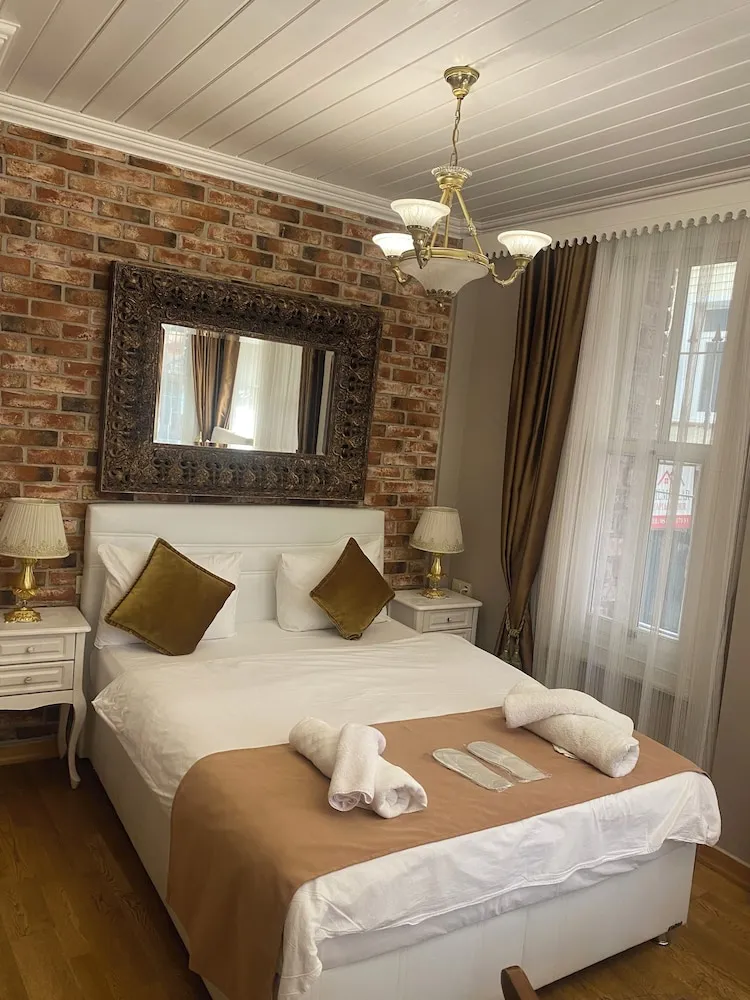 Deluxe Üç Kişilik Oda