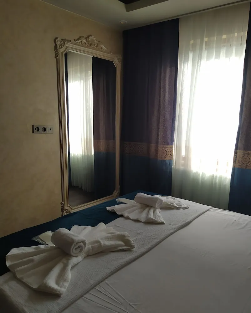 Standard Tek Büyük Yataklı Oda