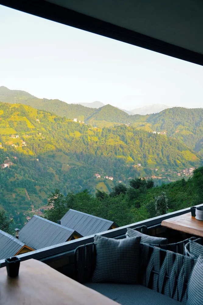 Basic Bungalov, Balkon, Dağ Manzaralı