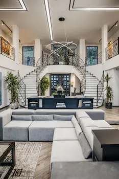 Cathan Art Hotel
