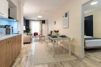 Monnas Suite