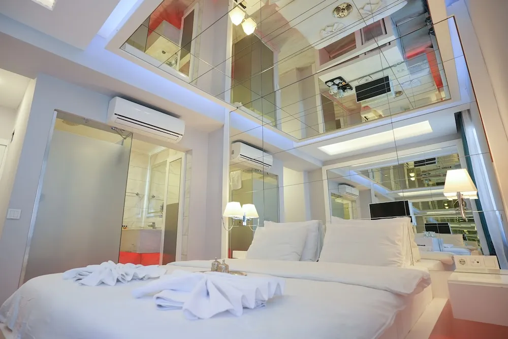 Deluxe Tek Büyük Yataklı Oda, 1 Büyük (Queen) Boy Yatak, Sigara İçilmez, Şehir Manzaralı