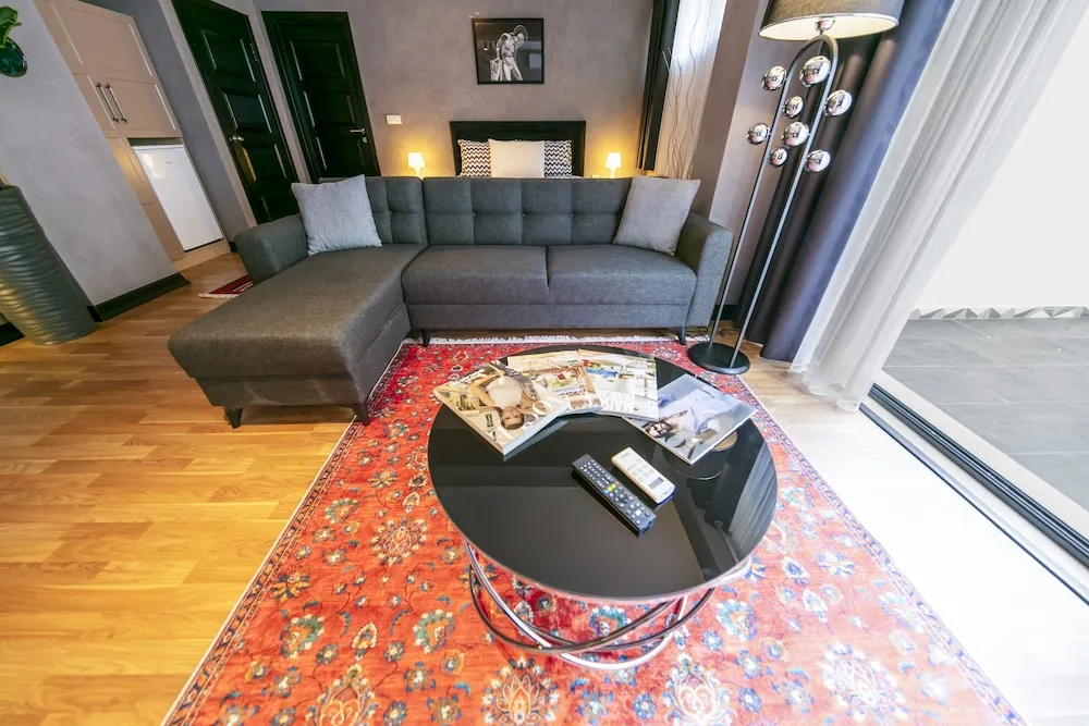 Romantic Stüdyo Süit, 1 Büyük (Queen) Boy Yatak ve Çekyat, Bahçe Manzaralı