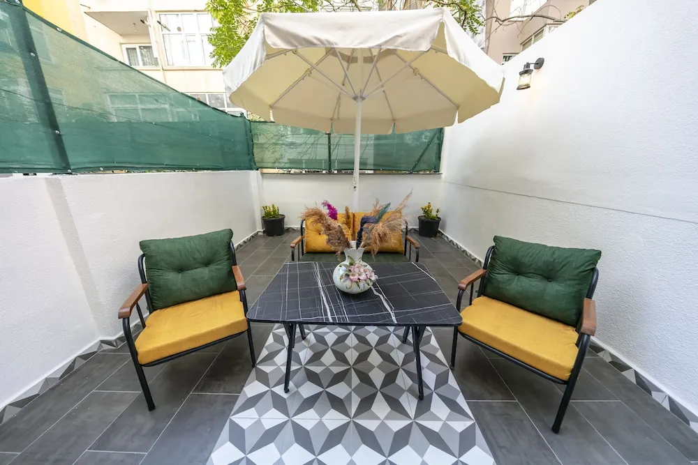 Romantic Stüdyo Süit, 1 Büyük (Queen) Boy Yatak ve Çekyat, Bahçe Manzaralı