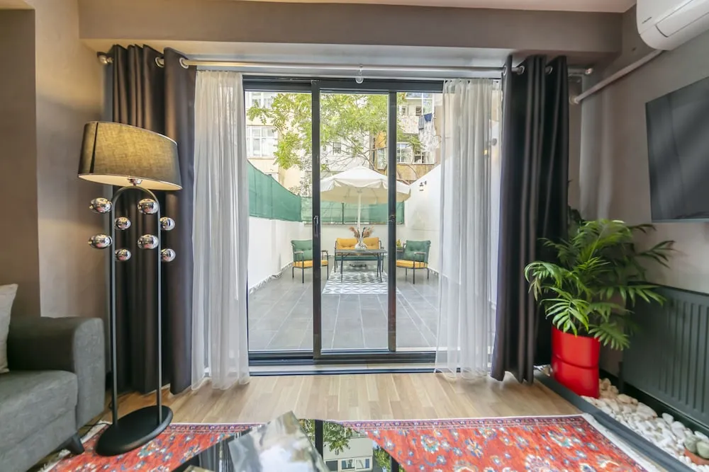 Romantic Stüdyo Süit, 1 Büyük (Queen) Boy Yatak ve Çekyat, Bahçe Manzaralı