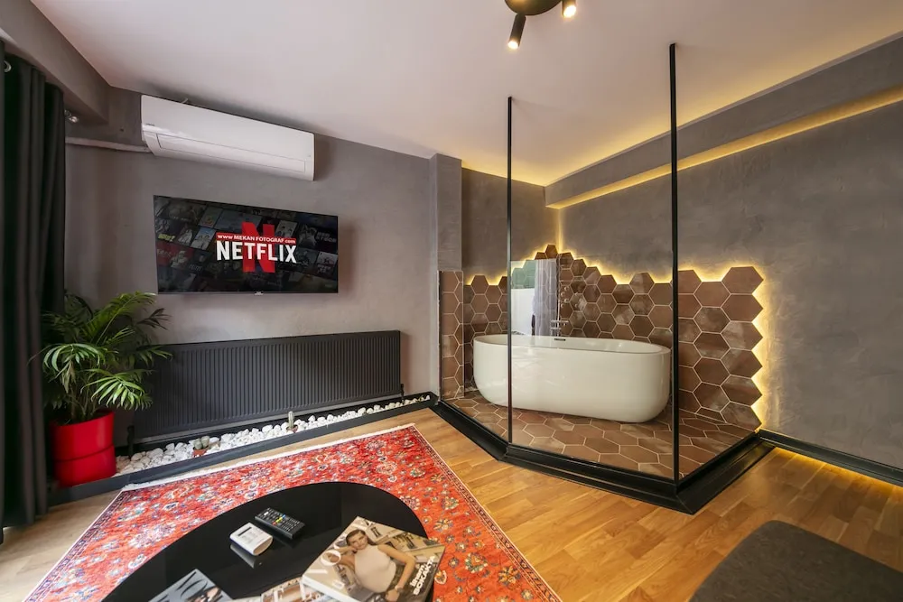 Romantic Stüdyo Süit, 1 Büyük (Queen) Boy Yatak ve Çekyat, Bahçe Manzaralı