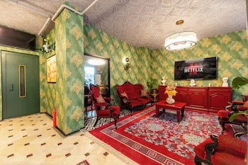 Hexa Suites Hotel