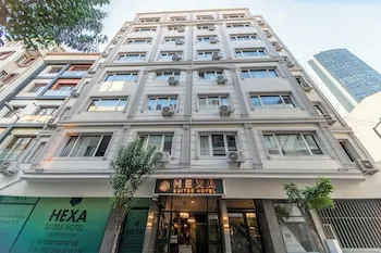 Hexa Suites Hotel