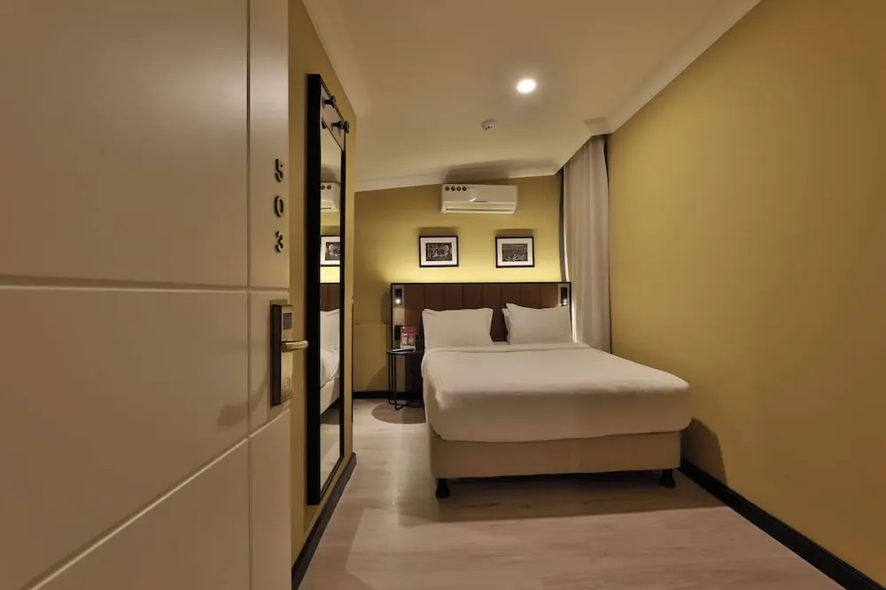 Design Tek Büyük Yataklı Oda