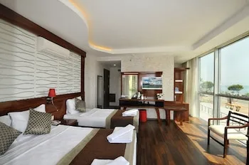 UK Blue Coast Hotel - Yetişkin Oteli