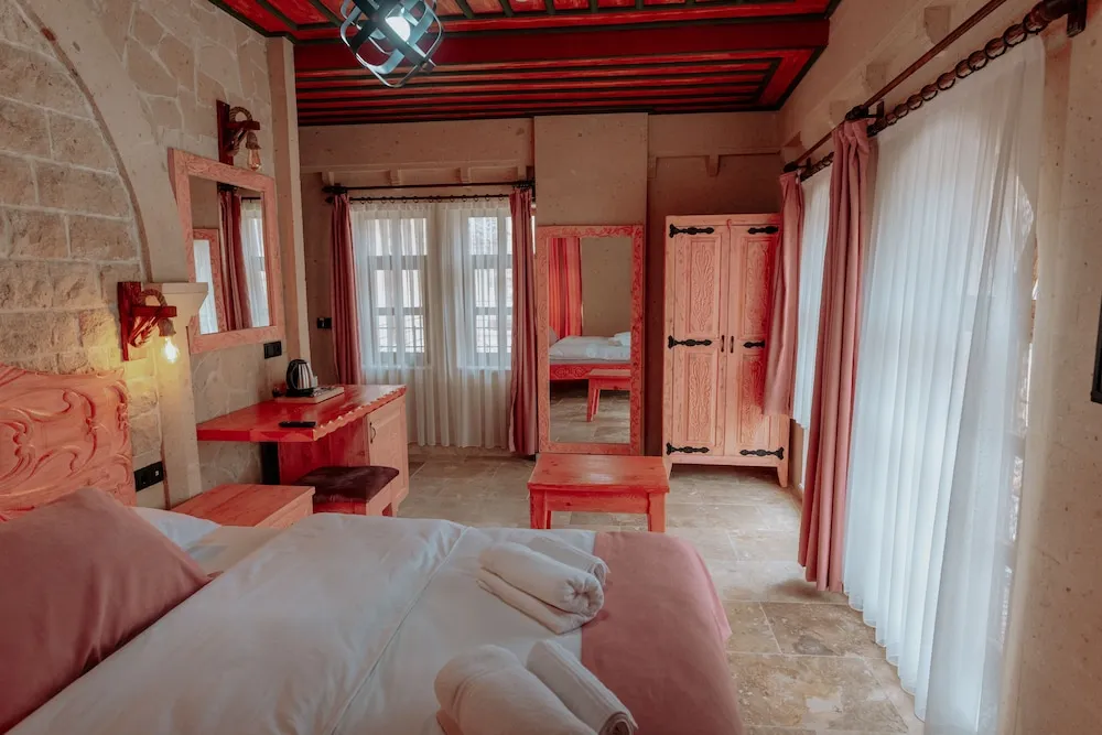 Deluxe Tek Büyük Yataklı Oda