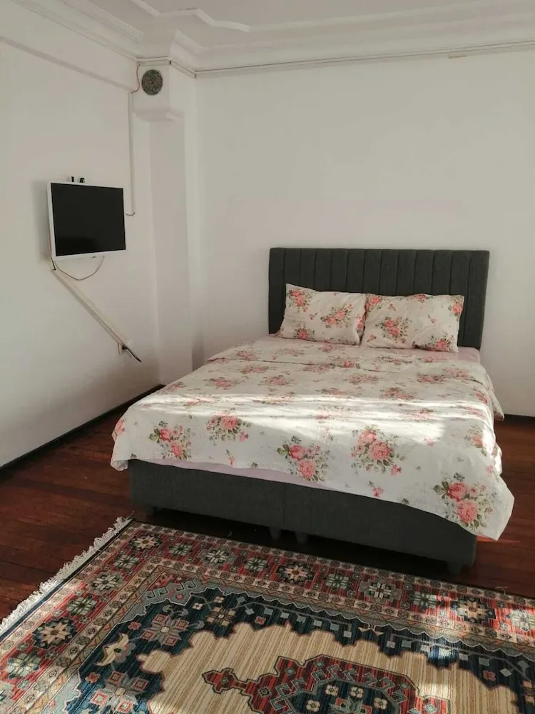 Basic Üç Kişilik Oda
