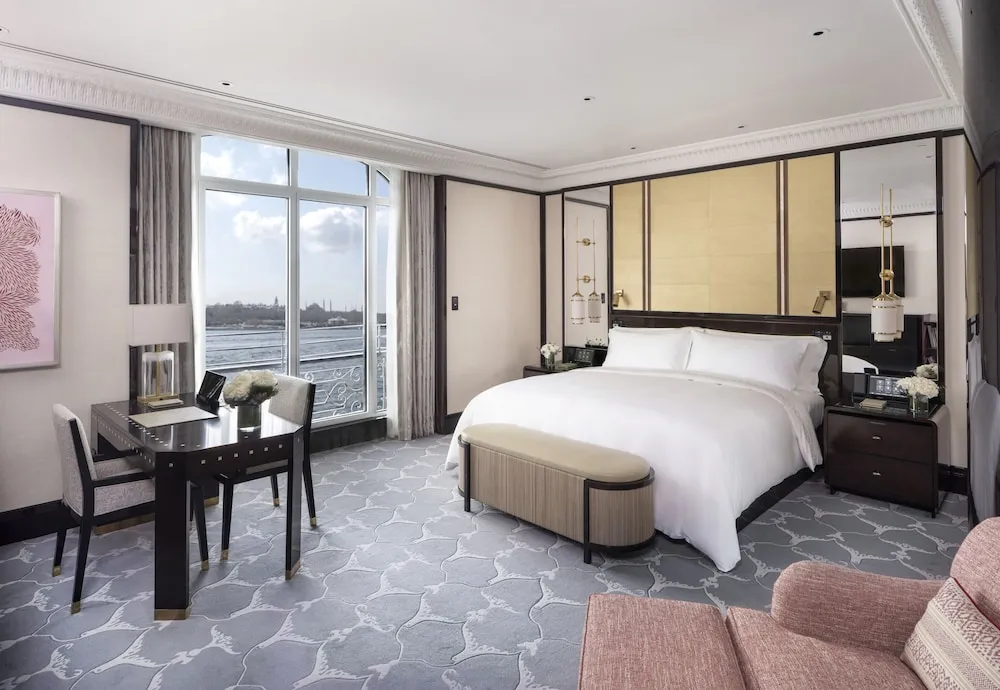 Deluxe Bosphorus Room, 1 King Bed