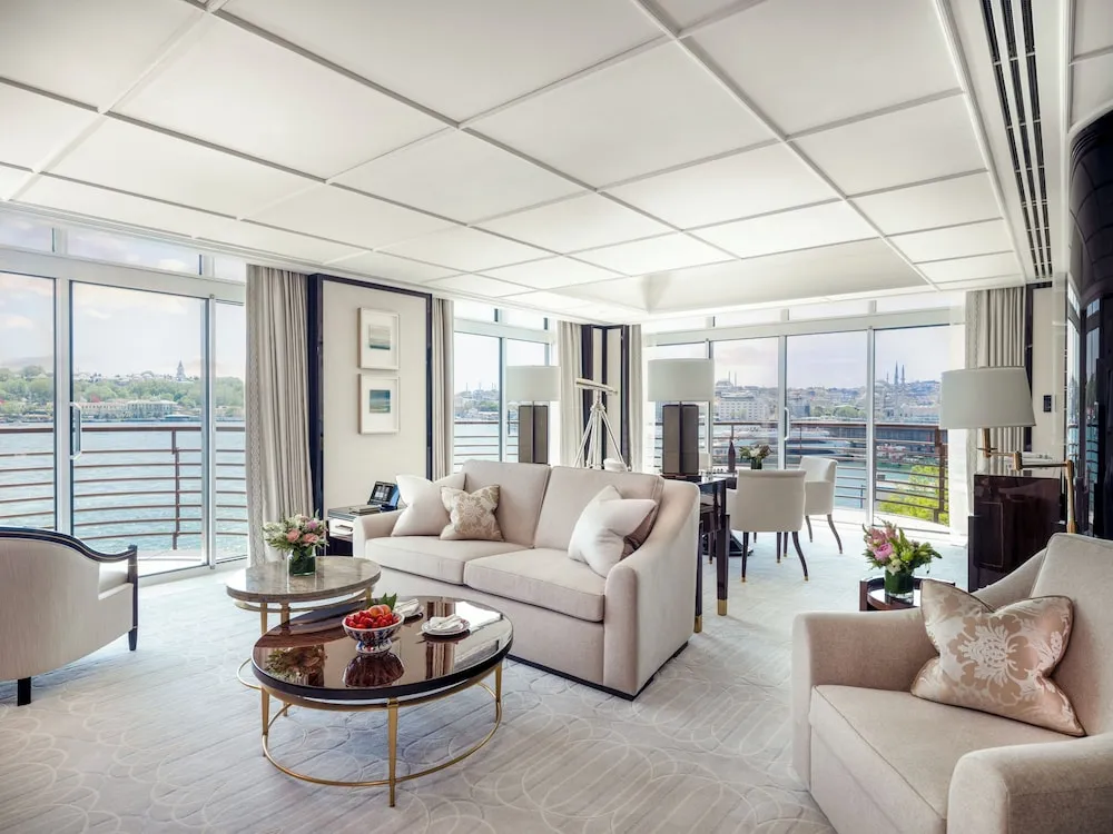 Superior Bosphorus Suite, 1 King bed with Sofa Bed