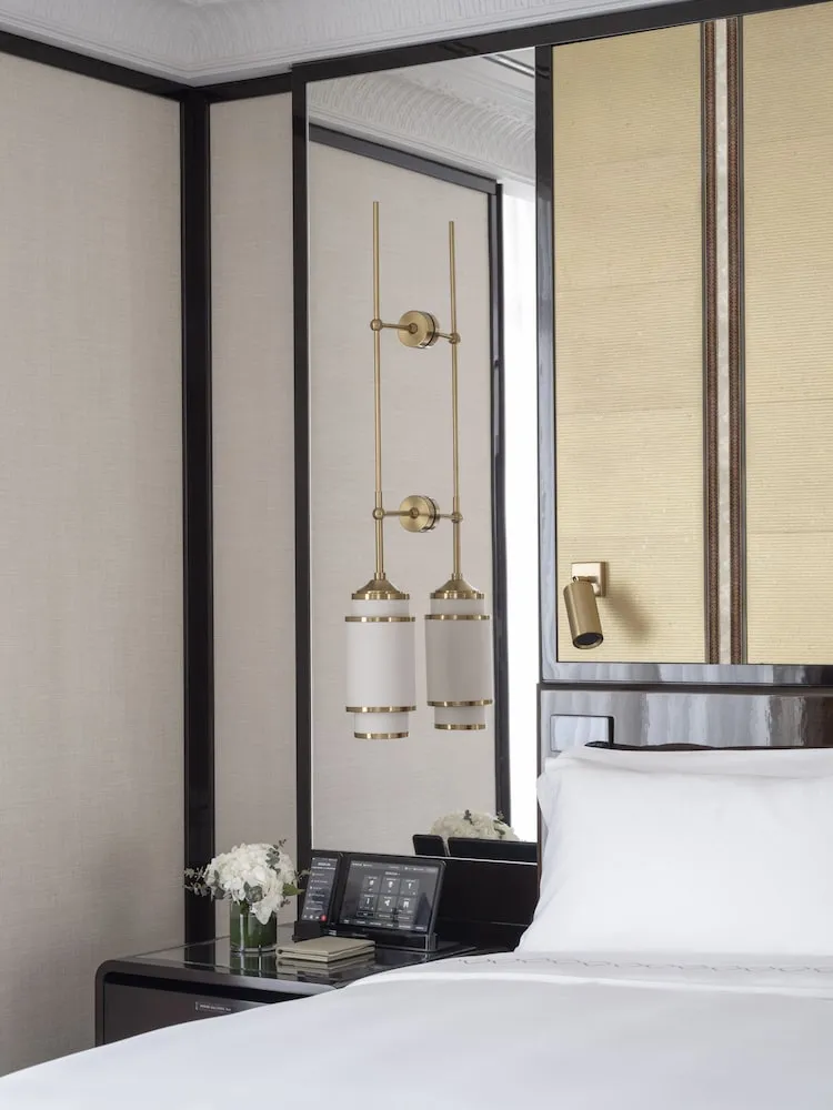 Executive Suite, 1 King Bed with Sofa Bed