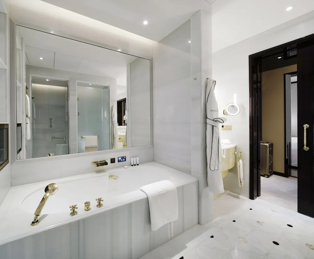 Executive Bosphorus Suite, 1 King bed