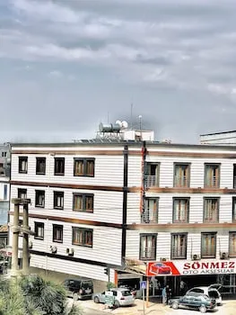 Otel Yaşar