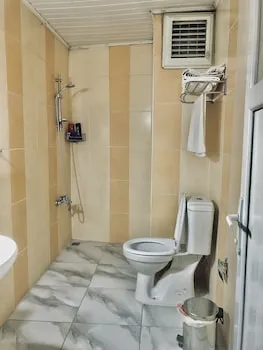 Otel Yaşar