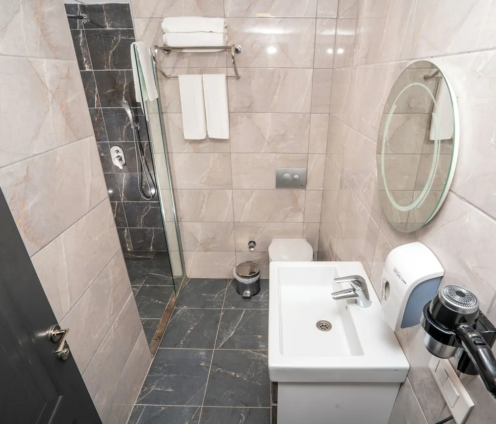 Romantic Suite with Jacuzzi and Terrace