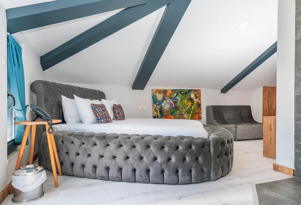 Romantic Suite with Jacuzzi and Terrace