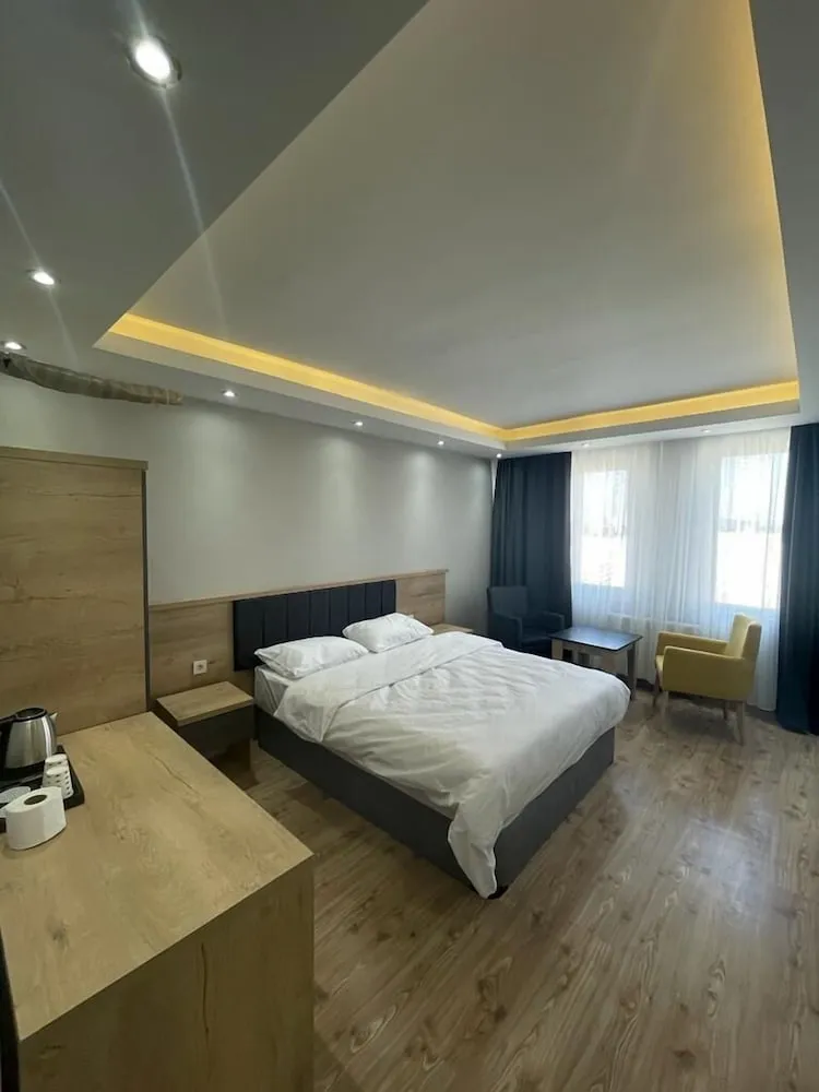 Standard Tek Büyük veya İki Ayrı Yataklı Oda