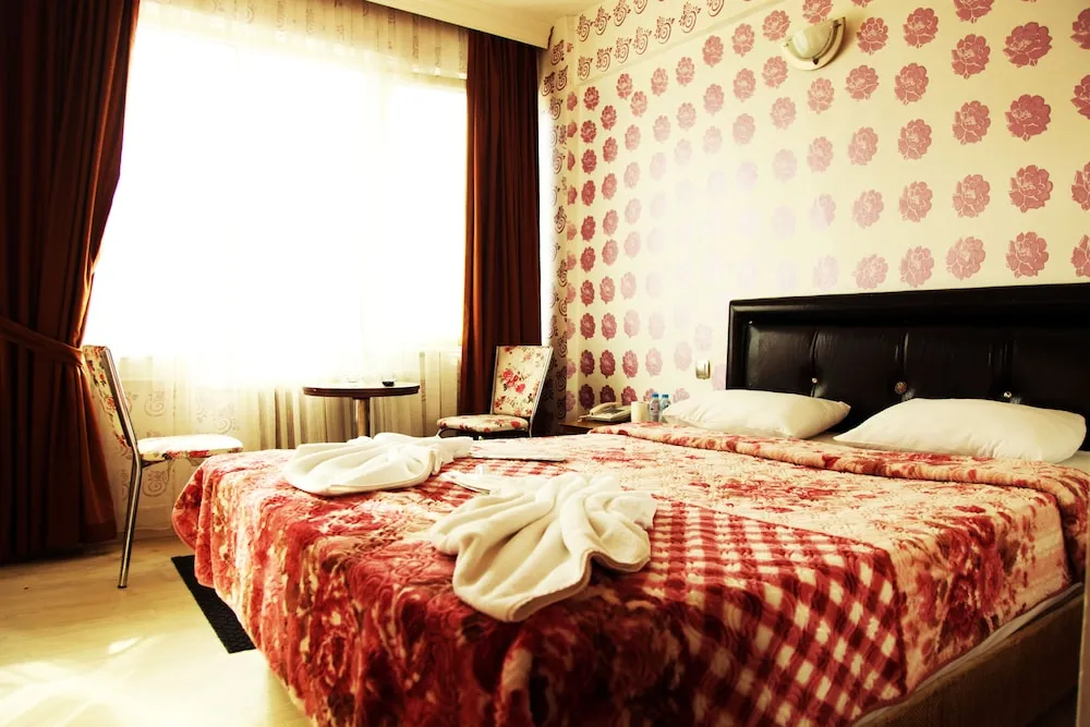 Classic Tek Büyük veya İki Ayrı Yataklı Oda