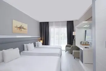 Dedeman Kemer Resort