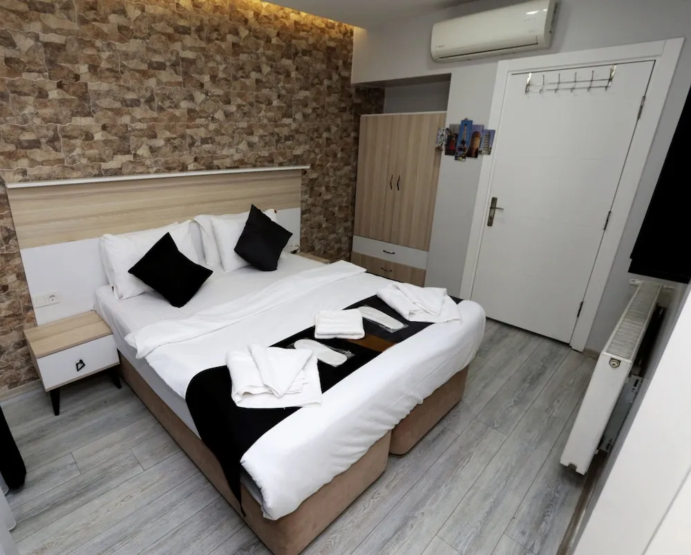 Deluxe Tek Büyük Yataklı Oda