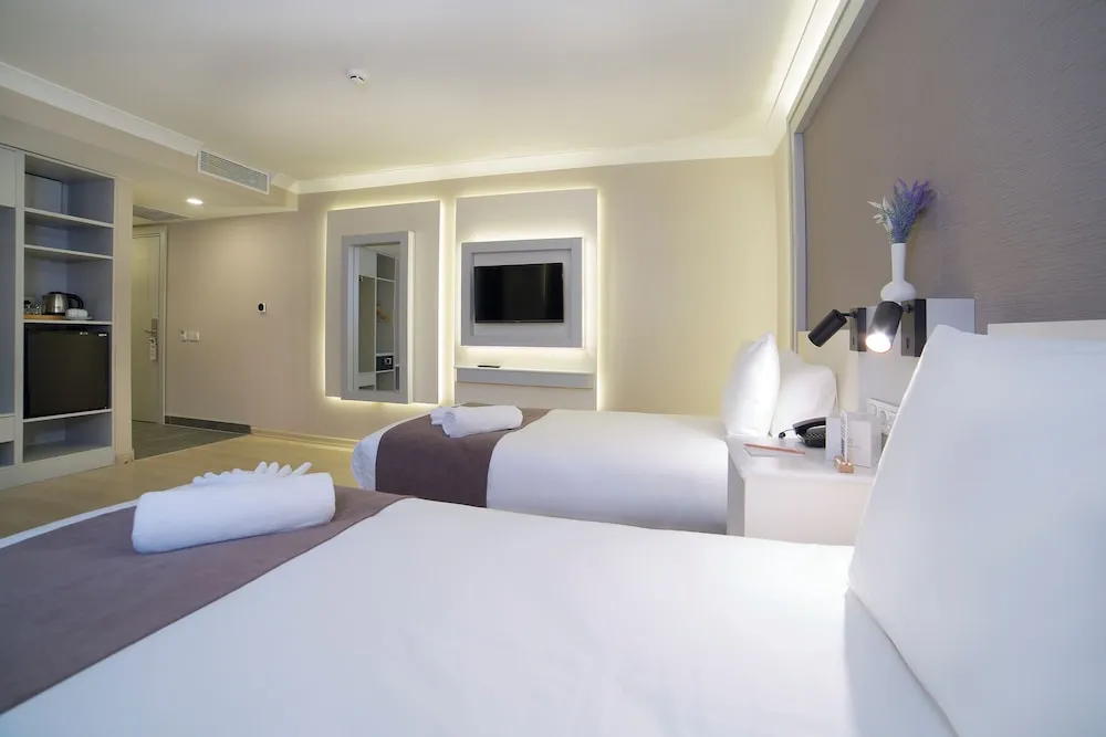 Queen Room with Queen Beds Accessible Room