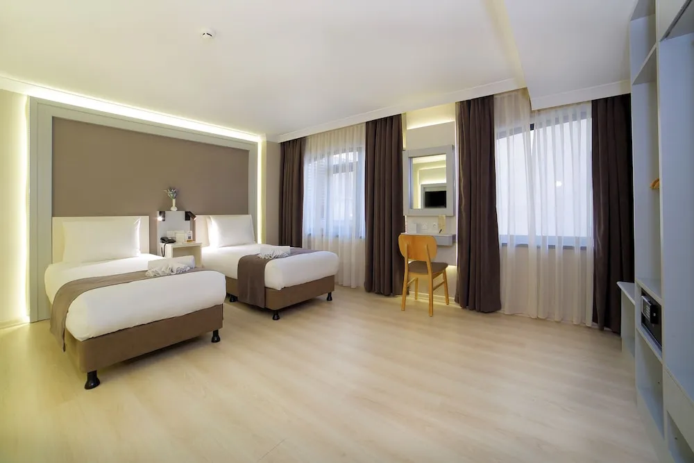 Queen Room with Queen Beds Accessible Room