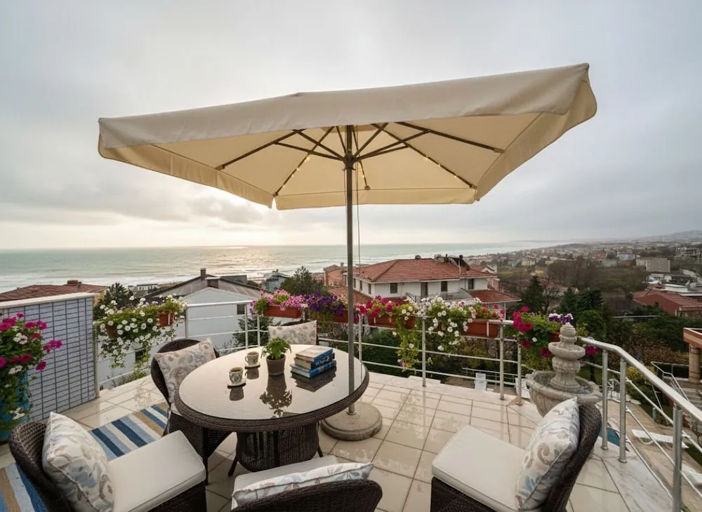 Family Oda, Deniz Manzaralı