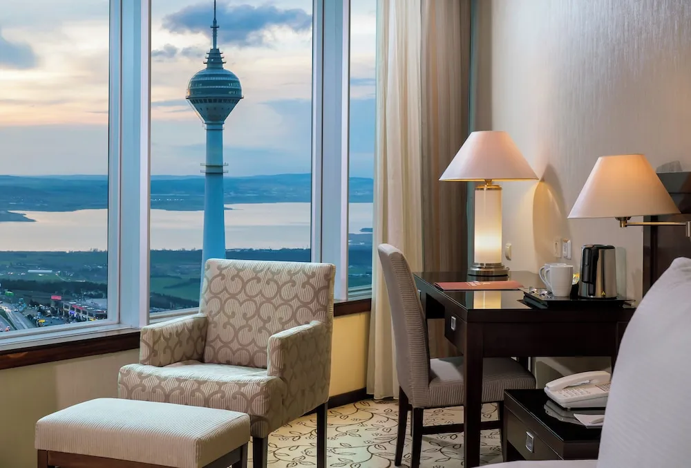 Executive Club Room