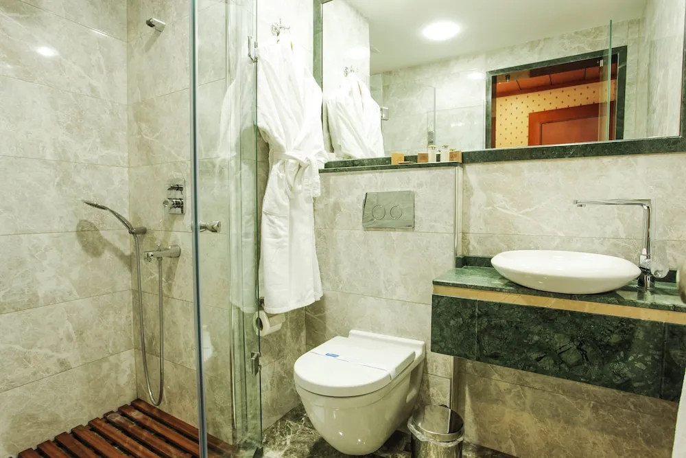 Standard Oda, 1 En Büyük (King) Boy Yatak, Deniz Manzaralı
