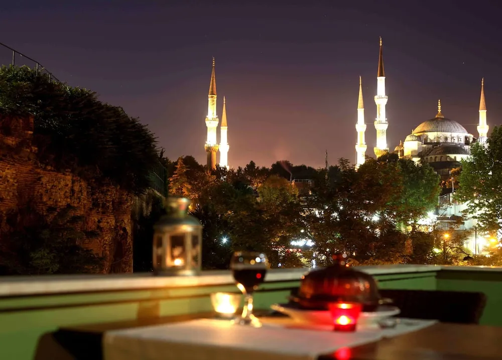 Standard Tek Büyük veya İki Ayrı Yataklı Oda