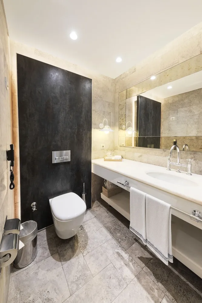 Deluxe Pool Access Double Room