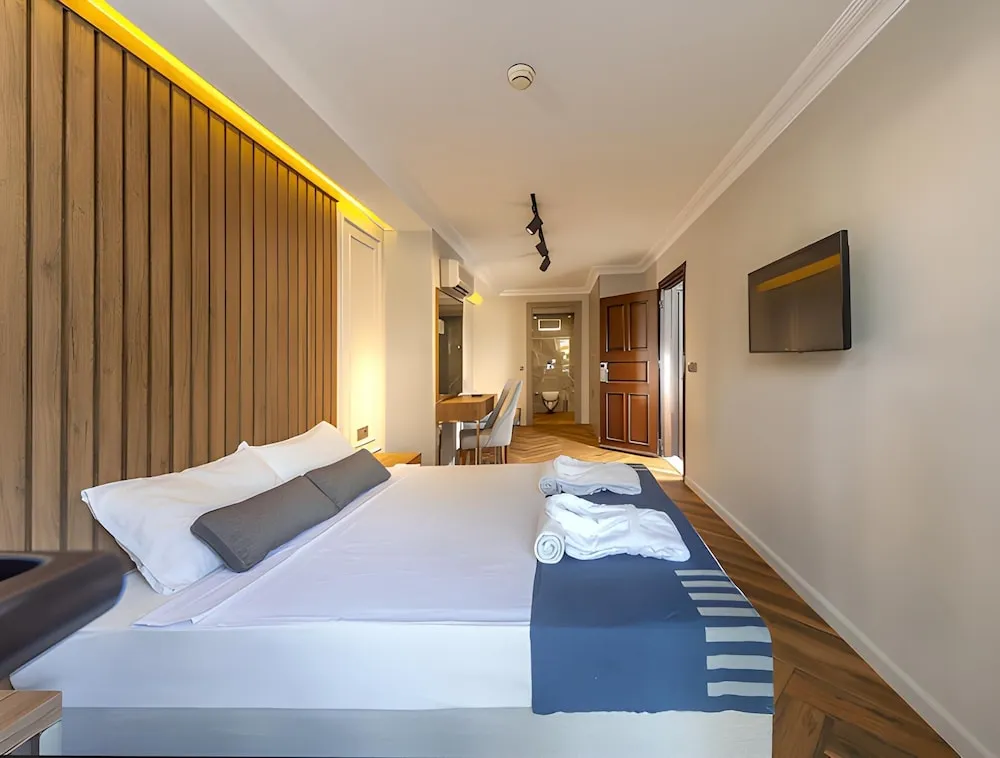Deluxe Tek Büyük Yataklı Oda