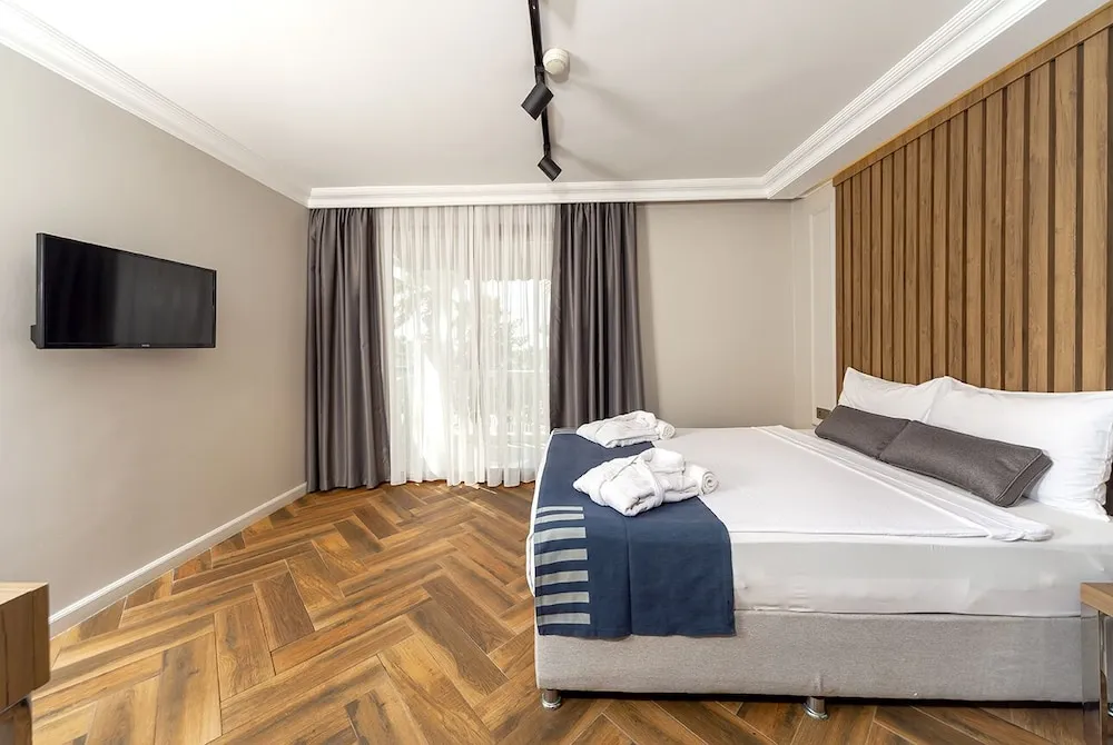 Deluxe Tek Büyük Yataklı Oda